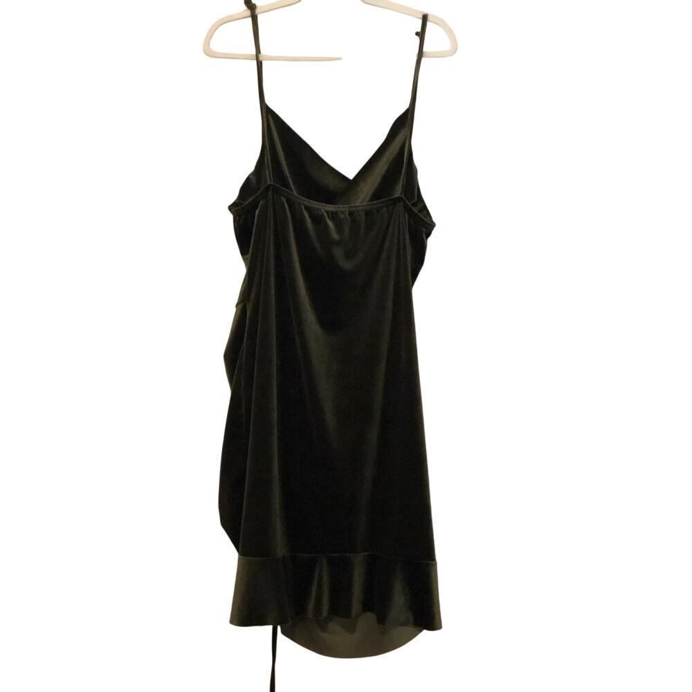 Green Velvet Dress Size 20 Pretty Little Thing Sleeveless Ruched Party Plus NEW